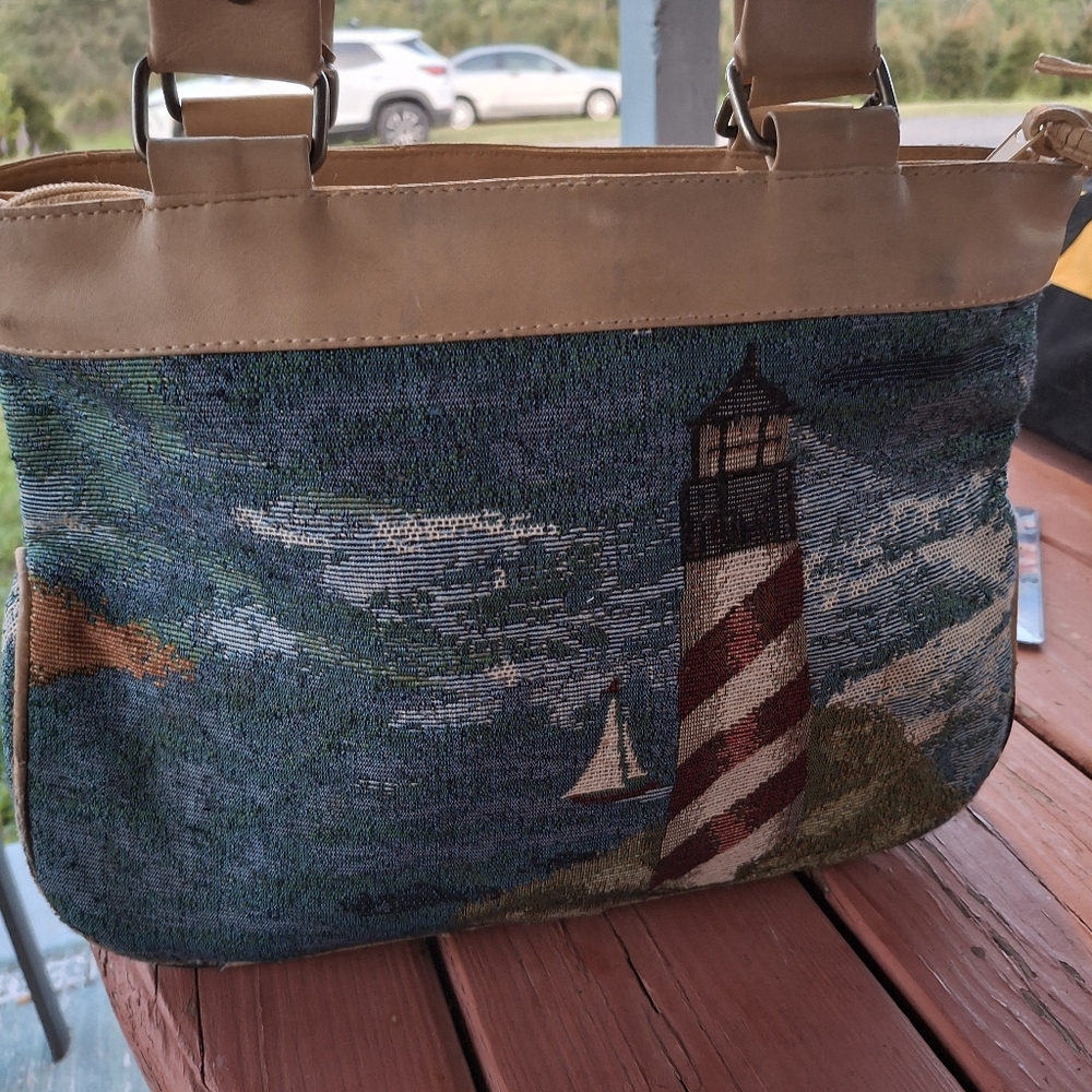 Lighthouse Purse - Picture 2 of 7